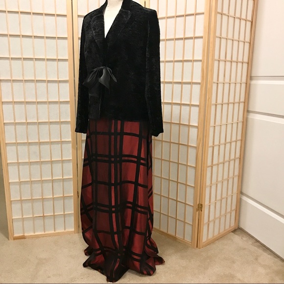 D22_JS COLLECTION. Crimson red/black plaid maxi skirt - Picture 5 of 12